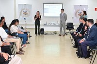 Alunos da Universidade Anhanguera e da Estácio assistiram a exposições sobre a urna eletrônica e...