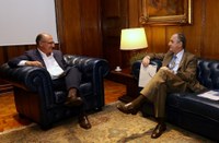Na foto,  o governador do Estado de São Paulo, Geraldo Alckmin, conversa  com presidente do TRE-...