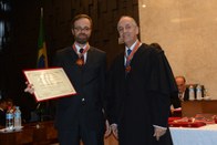 Presidente do TRE-SP, des. Mário Devienne Ferraz entrega diploma e Colar do Mérito Eleitoral Pau...