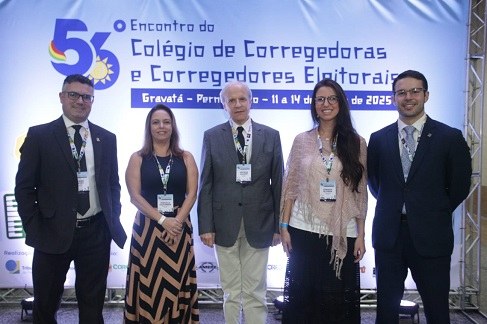 Uso da Inteligência Artificial e proteção de dados eleitorais são debatidos no 56º Encontro do Colégio de Corregedores em PE Reunião terminou nesta sexta (13), na cidade de Gravatá, e contou com a presença do corregedor r...